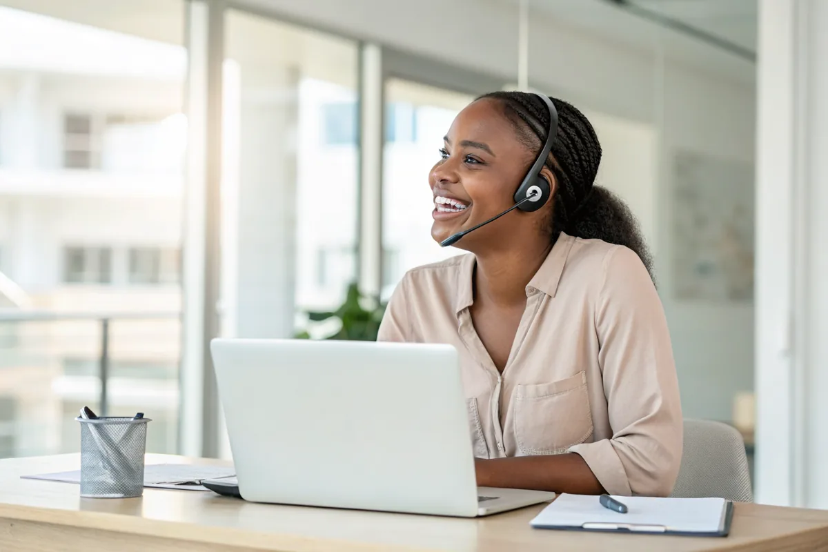 A CASH ZA support agent at their desk